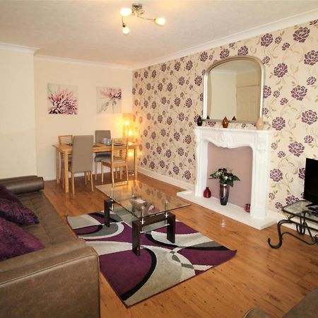 Doncaster - Boswell - Large Balcony Apartment - 2 Double Beds - 2 Bedrooms - Close To Town & Racecourse - Off Street Parking 2 Cars - Fast Wifi Buitenkant foto