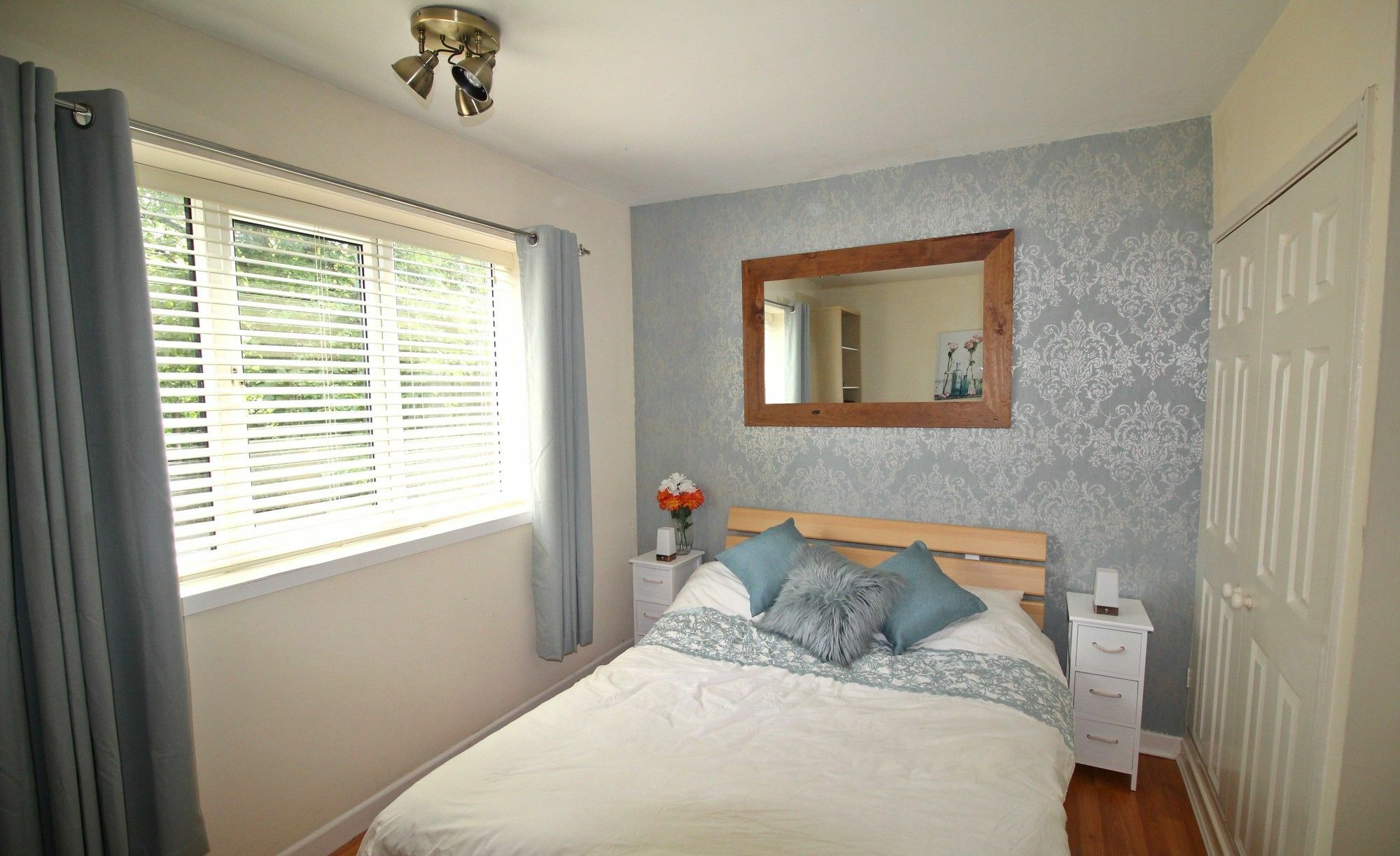 Doncaster - Boswell - Large Balcony Apartment - 2 Double Beds - 2 Bedrooms - Close To Town & Racecourse - Off Street Parking 2 Cars - Fast Wifi Buitenkant foto